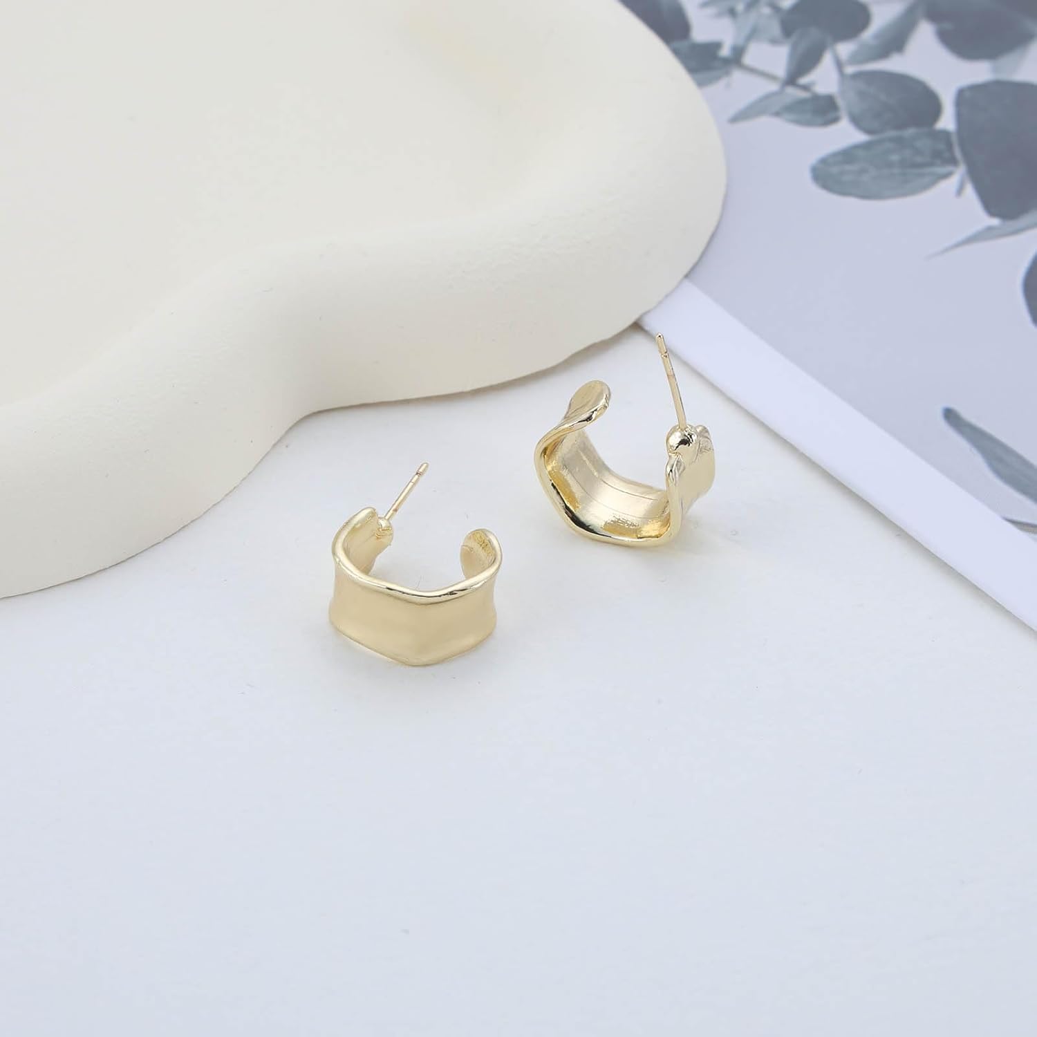 Minimalist Polished Irregular Gold Hoop Earrings Wide Hammered Metal Hoop Earrings Chunky Thick Huggie Hoop Earrings Round Hlaf Hoop Earrings Jewelry for Women - Image 3