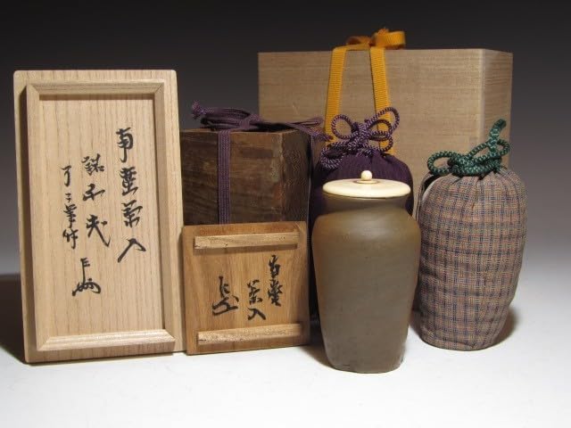 ◯時代 南蛮茶入 銘「不老」替仕覆 了々斎花押 即中斎追書o487 時代 南蛮茶入 銘「不老」替仕覆 了々斎花押 即中斎追書o487