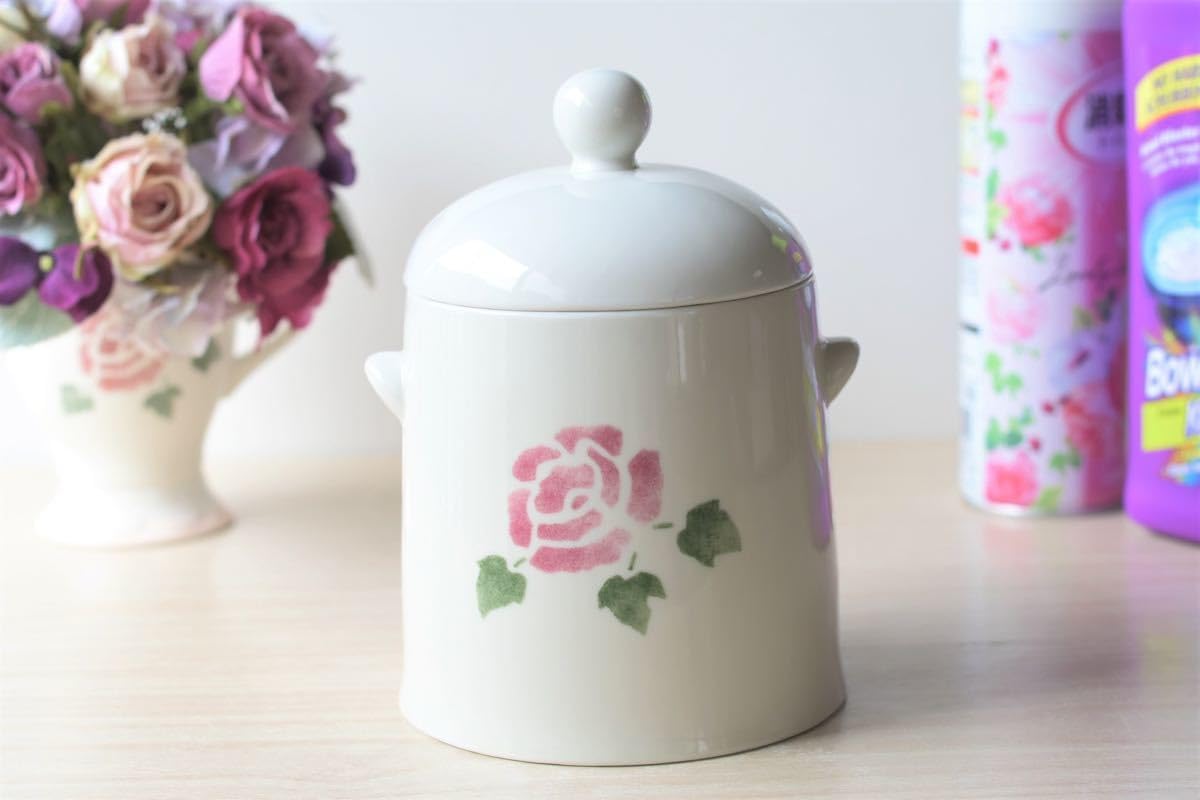 ストア マニー 陶器のティーポットとキャニスター マニーキャニスター2