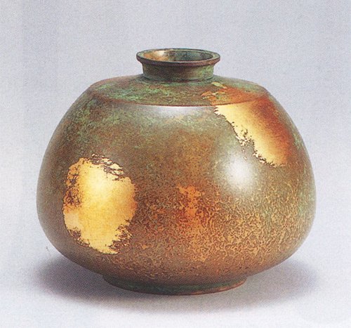 Amazon.co.jp: 高岡銅器 花瓶 平型 瑞峰 日本製 : ホーム＆キッチン