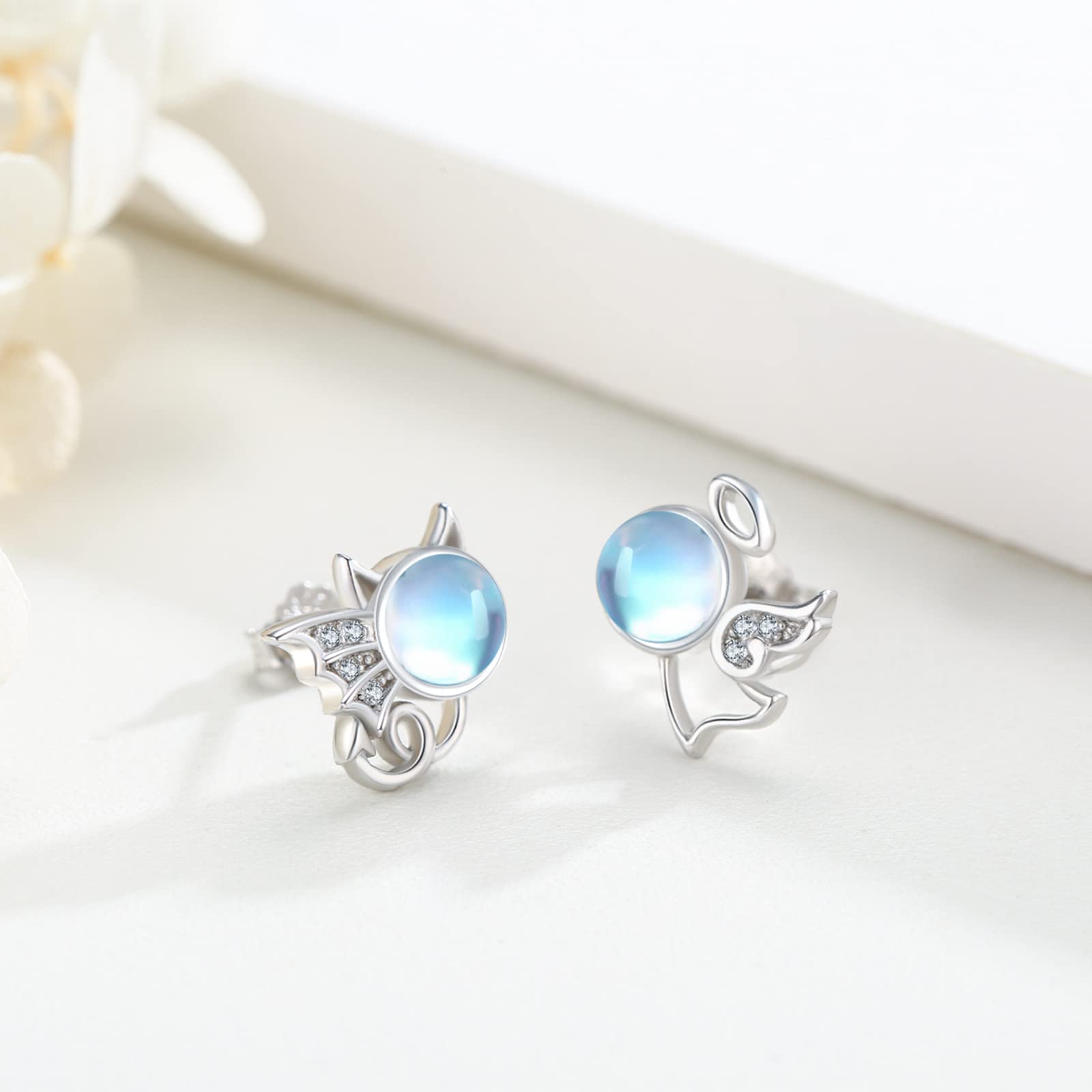 Pendientes de Plata 925 con Piedra Lunar - Diseño Ángel Diablo para Halloween - Joyería de Luna para Mujer