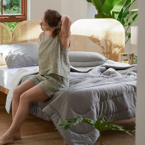 Image of Bedsure California King Comforter Set - Heather Gray Soft Bedding for All Seasons, 3 Pieces, 1 California King Size Comforter and 2 Pillow Shams