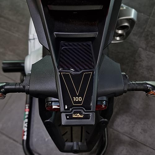 [FACILE DA APPLICARE]: Maneggiare l’adesivo esclusivamente dai bordi evitando di toccare la parte adesiva con le mani, applicare l’adesivo tenendolo perfettamente allineato alla sagoma della moto per evitare azioni di attacca e stacca che potrebbero compromettere la tenuta della colla nel tempo. Consigliamo di cominciare da un lato e delicatamente eliminare ogni bolla d’aria man mano che si procede verso il lato opposto