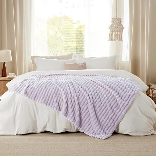 BEDSURE Kuscheldecke für Zimmer Deko - Wolldecke & Fleecedecke, Sofadecke, Weiche Warme Grobe Korddecke für Couch, Geschenke für Frauen, Tagesdecke, Lavendel, 150 x 200 cm