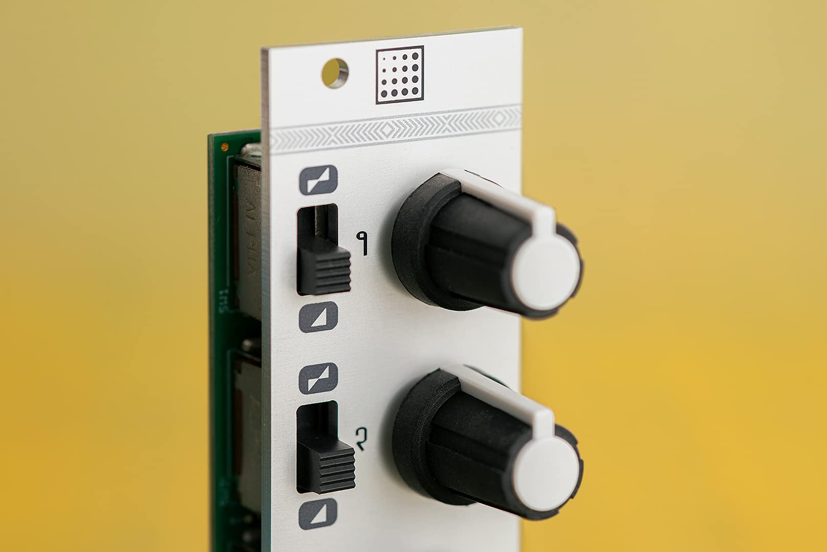 Mutable Instruments Shades ユーロラック モジュラーシンセ