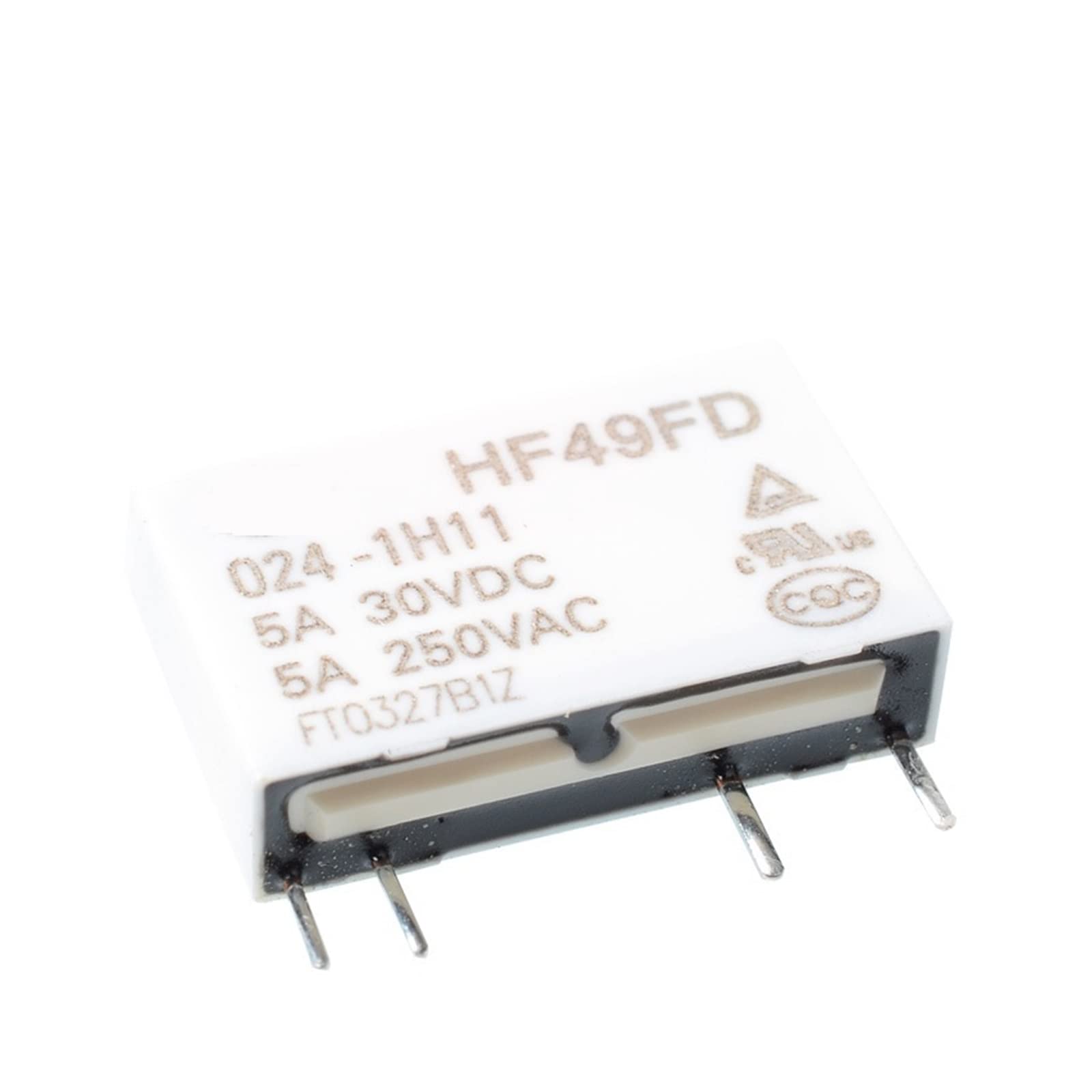 Relais HF49FD-024-1H11 pour remplacer un composant 49F-024 défectueux sur carte de commande
