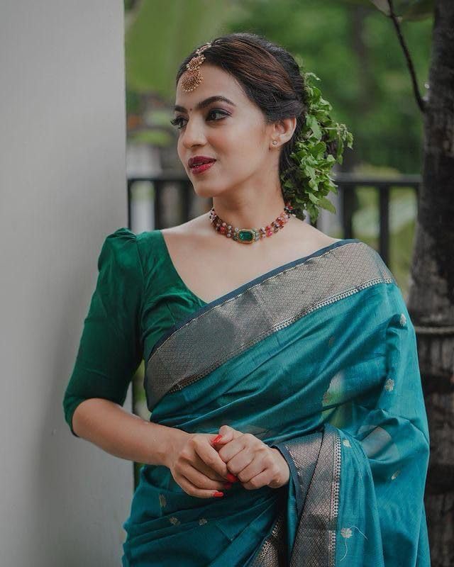 Image of Women's Cotton Woven Soft Sarees With Attach Blouse Piece.