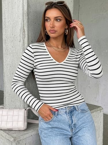 Image of Aahwan Women Cotton Blend Solid V-Neck Full Sleeves Fitted Tee Top