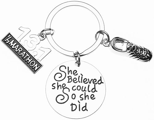 Sportybella Llavero 13.1, Half Marathon Runner She Believed She Could So She Did Charm Keychain, joyería para correr, regalo de 12 maratón para