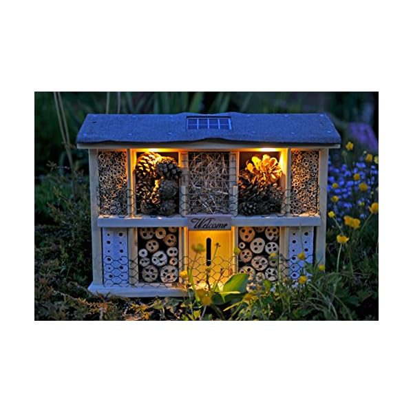 LUXUS-INSEKTENHOTELS 22629e "Landsonne - Insektenhaus mit Solarzelle und LED-Beleuchtung - Wildbienenhaus aus unbehandeltem Holz - Bienenhotel mit Bitumendach - 47 x 12,5 x 34 cm - Schwarz – Bild 7