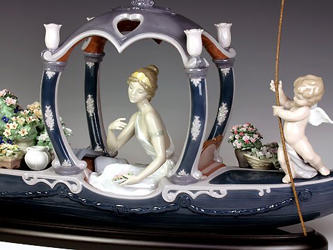 高級 リヤドロ 女神のゴンドラ 3000体限定品 台座、ガラスケース付き Amazon.co.jp: リヤドロ(Lladro) ファンタジー 女神のゴンドラ