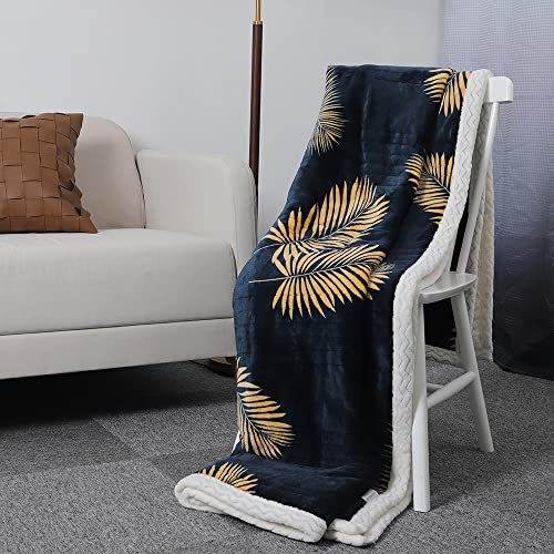 Queenshin Leaf Fluffy Sherpa Fleece Blankets Twin Size 60 * 80 Inch, Christmas 590 Gms Three-Layer Fabric Thick Double Bed Couch Sofa Snuggle Throws, Black #TOP4