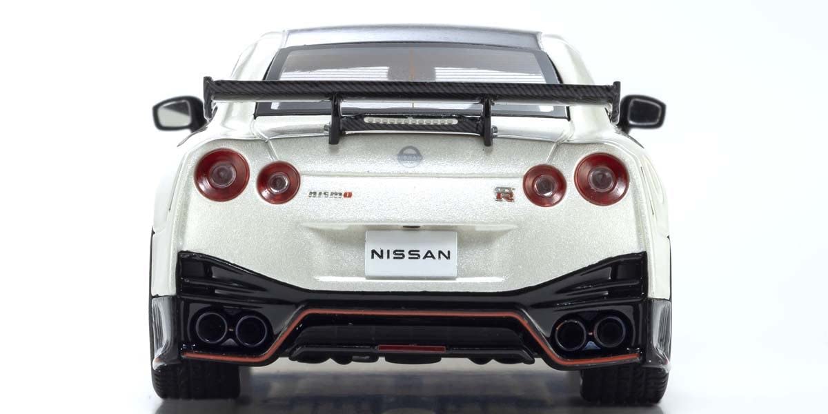 Amazon.com: Kyosho 1/43 Skyline GT-R (R35) Nismo 2022 White 