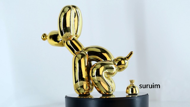 Amazon.co.jp: うんちバルーン犬の像樹脂彫刻家の装飾モダンなデスク