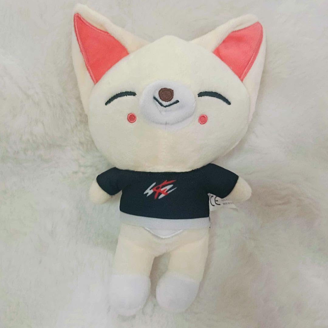 アイエン フォクシニー ぬいぐるみ Stray Kids skzoo Amazon.co.jp  