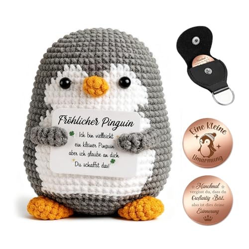 Giftota Pocket Hug Pinguin - Handgehäkelter Pinguin mit Glücksmünze & Lederetui - Glücksbringer & Mutmacher - Geschenkidee zum Geburtstag - Gute Besserung - Geschenk für Männer, Frauen, Jugendliche