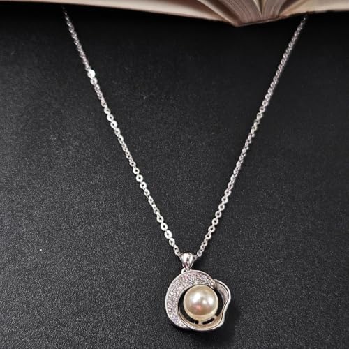 Image of PARASMONI SILVER PENDANT NACKLACE