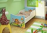 Bett wurde aus hochwertigen Spanplatten hergestellt und verfügt über bunte Aufdrücke auf den Fronten. Die Seitenteile sind weiß. Der Aufdruck wurde aus ökologischen Farben angefertigt und zusätzlich laminiert, deshalb verblassen die Farben nicht und können nicht weggewischt werden. Die Bettkanten besitzen einen speziellen Überzug und schützen ihr Kind somit vor Verletzungen. Der Rausfallschatz verhindert, dass Ihr Liebling während des Schlafs aus dem Bett fällt.