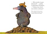 Da pequena toupeira que queria saber quem tinha feito cocô na cabeça dela (Português)