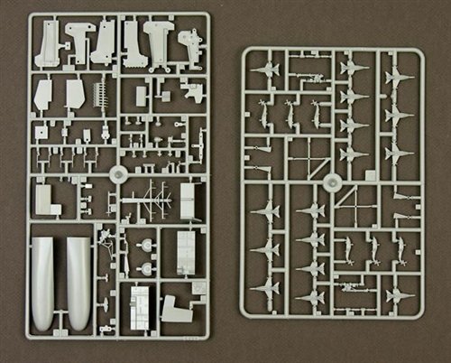 Amazon | イタレリ 5533 1/720 アメリカ空母 ロナルドレーガン
