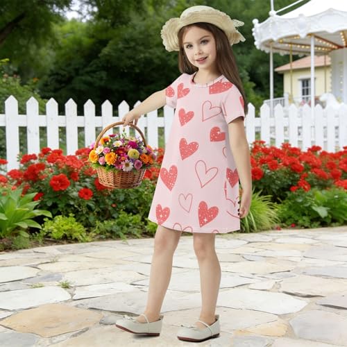 Vestido de niña rosa con falsas lentejuelas: el look casual ideal para el verano 5