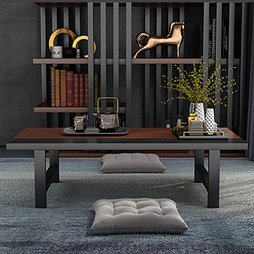 Table basse en bois compacte pour optimiser les petits salons au sol