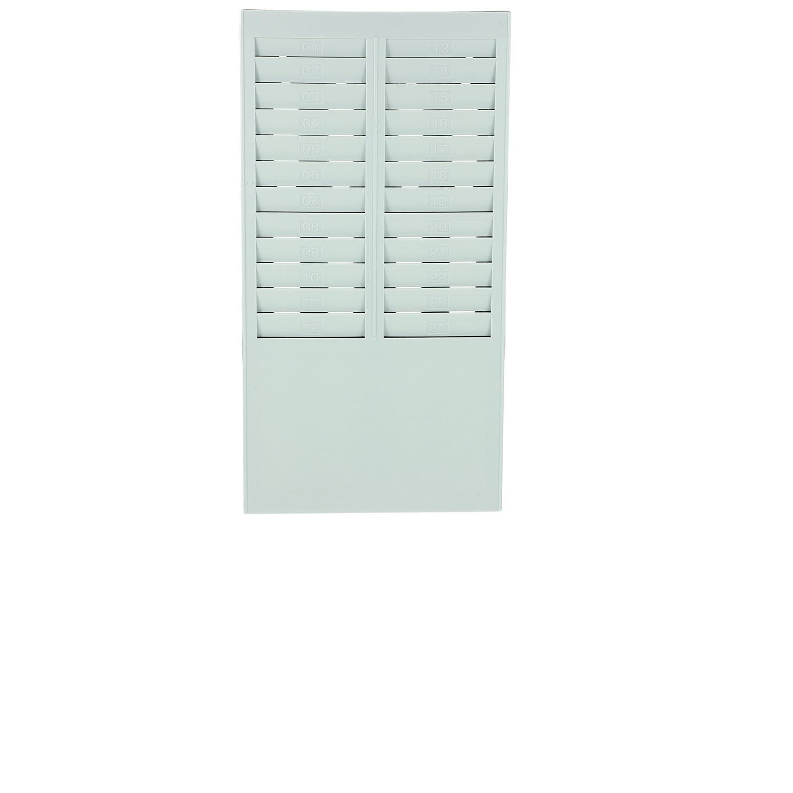 Estante para tarjetas de asistencia junto a reloj marcador para control de entrada de personal