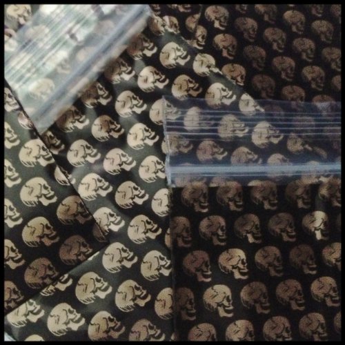 Mini Ziplock 100 2030 Gold Skulls Design 2
