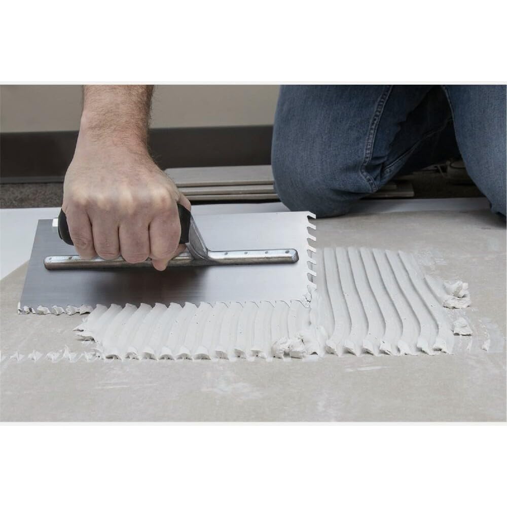 Marshalltown Lay Flat llana dentada, muesca 6 mm, acero al carbono, mango Durasoft, tamaño: 279x114 mm