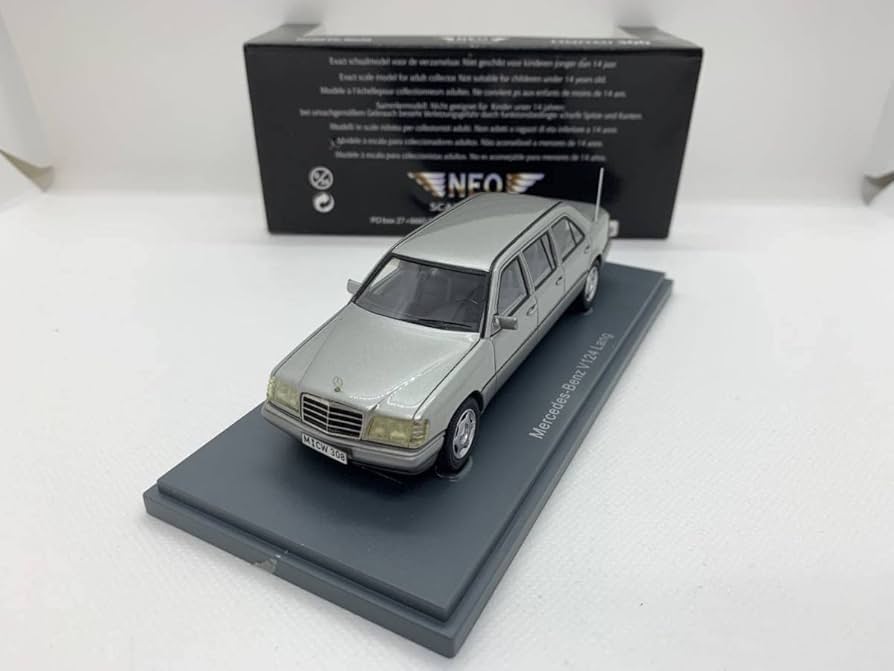 Mercedes-Benz V124 Lang シルバー Mercedes-Benz V124 Lang Limousine Silver 1990 1:43 Neo 44308