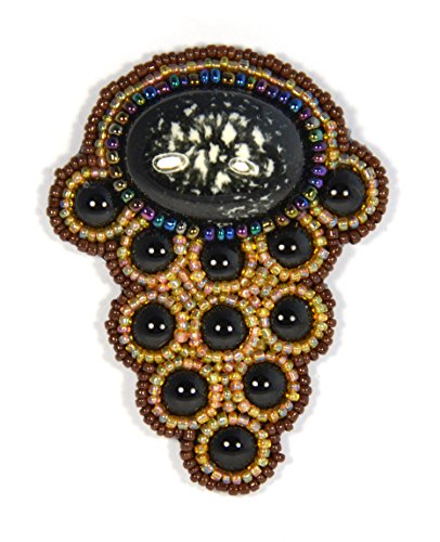 Broche grappe Noir en porcelaine pour sublimer un vêtement terne