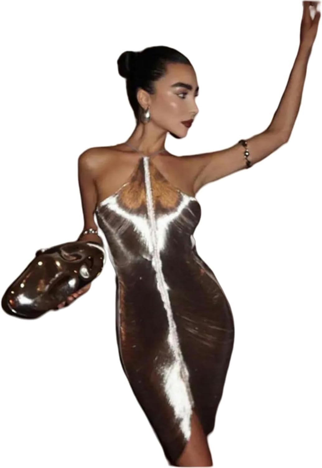 Robe métallique argent luxe au drapé fluide pour cocktail exclusif