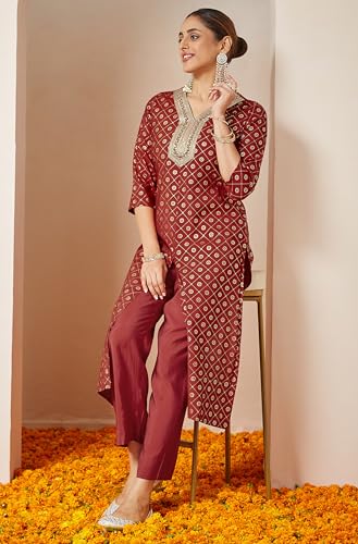 Image of Janasya Women's Maroon Chanderi Silk Embellished Gold Printed Front Slit Kurta Pant Set