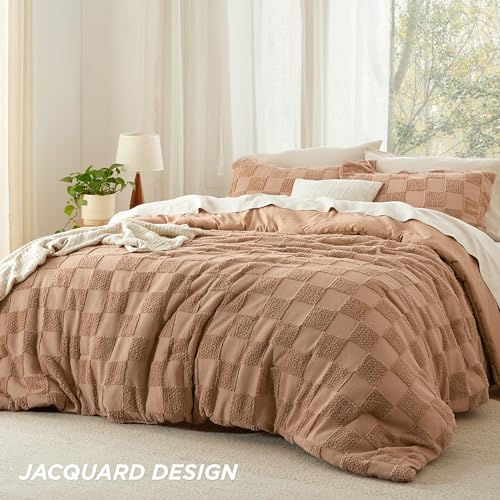 Image of Bedsure Terracotta Queen Size Comforter Set, Boho Tufted Bed Set, Checkered Farmhouse-Style Distressed Vintage Bedding, 3 Pieces, 1 Plaid Geometric Comforter and 2 Pillow Shams