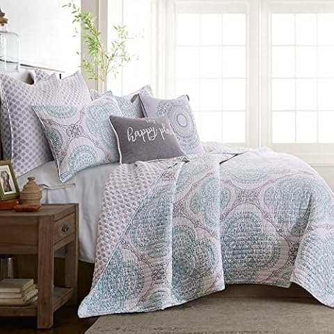 Levtex home - Shutters Quilt Set - Full/Queen Quilt + Two Standard Pillow Shams - Medallion - Grey, Spa, and White - Quilt Size (88x92in.) and Pillow Sham Size (26x20in.) - Reversible - Cotton Fabric Cover