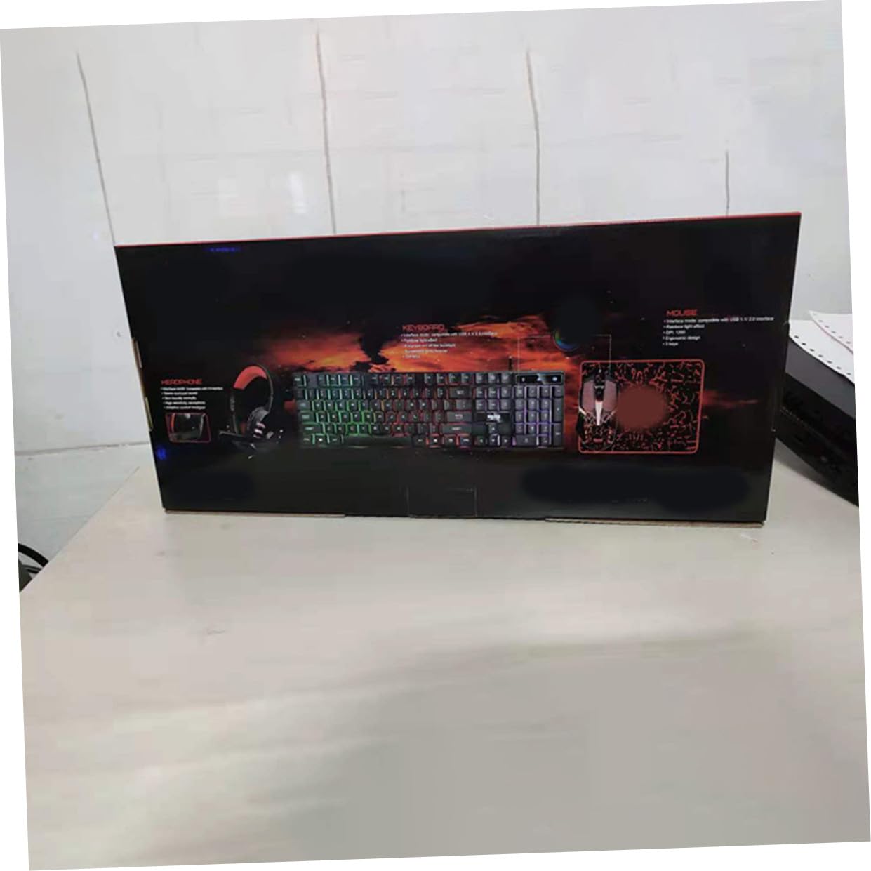 Gatuida Teclado Gaming con Ratón Ergonómico Auriculares y Alfombrilla Retroiluminados Combo USB con Teclas Iluminadas para Oficina