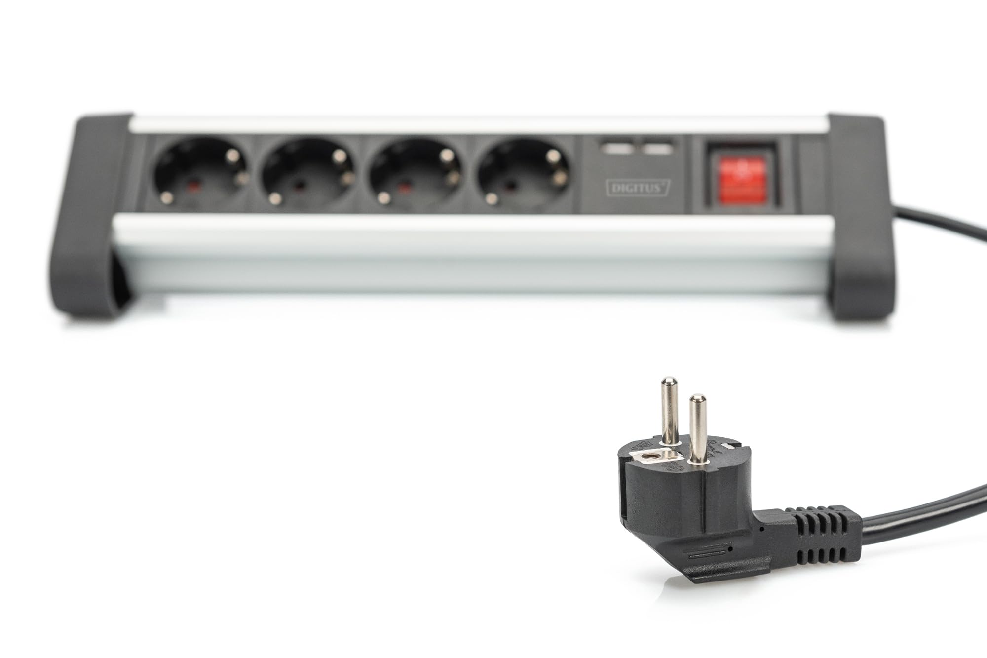 DIGITUS DA-70614 – Steckdosenleiste mit USB – 3 Stück – 2X USB Port (USB-A) – 4X Schutzkontakt Steckdose – Mit Schalter – USB Ladegerät – Für Schreibtisch & Wandmontage | 4x Schutzkontakt-Steckdose – Mit Schalter – Für Schreibtisch und Wandmontage