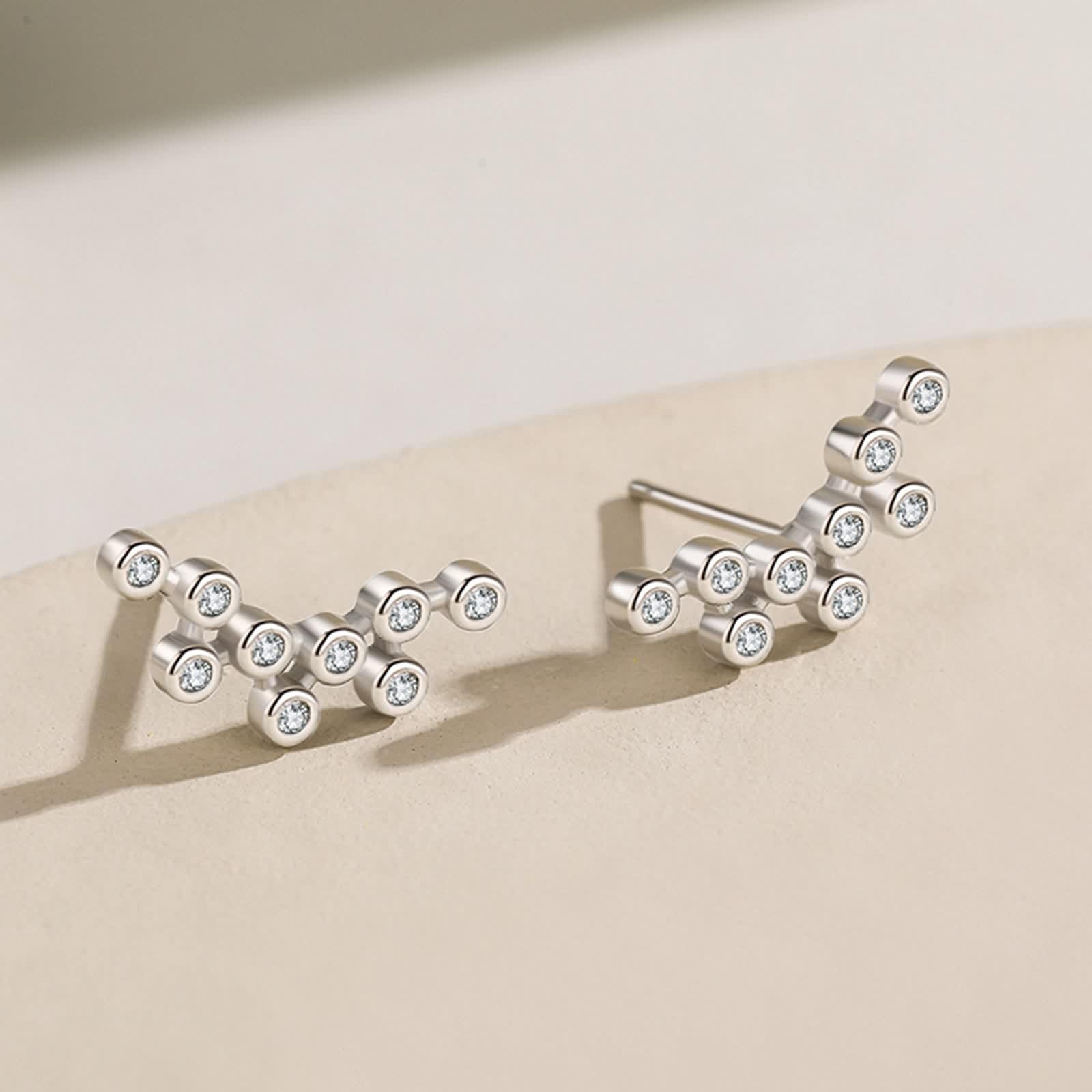 Orecchini da donna in argento con zirconi, moderni, geometrici, in argento sterling