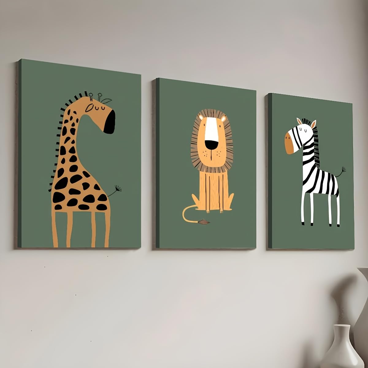 GLWDMH 3 lienzos de 20 x 30 cm con dibujos animados de jirafa, león y cebra, póster artístico de pared e impresiones, imagen de pared para sala de estar, dormitorio, comedor, oficina (con marco