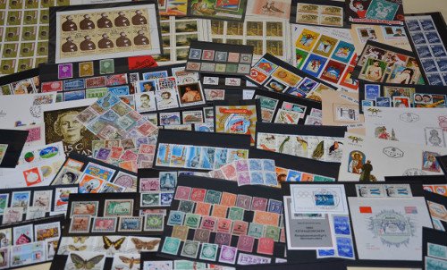 Preisvergleich Produktbild Goldhahn Überraschungsbeutel 50 Teile Briefmarken für Sammler