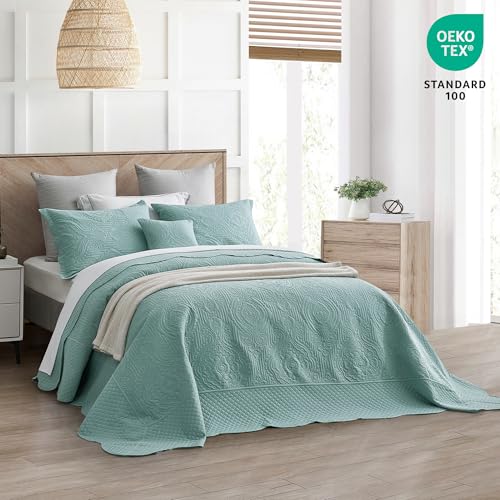 Image of HZ & HY Oversized King Bedspread, Embossed Damask Quilt Set King /Cal King, Lightweight Reversible Coverlet, Scalloped Edge - Serene Classic Look, 5 Piece, Seaglass