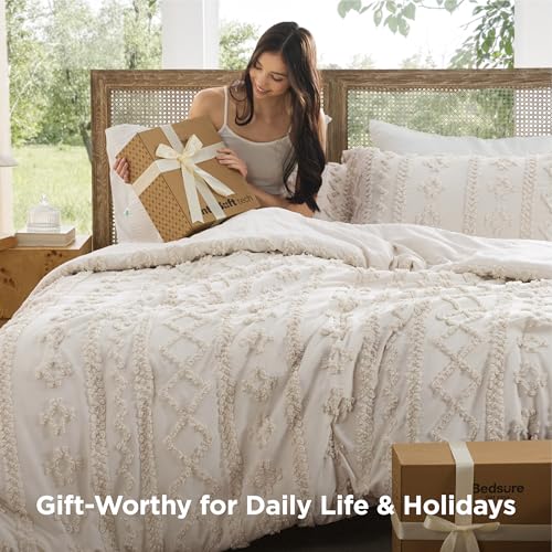 Image of Bedsure Tufted Boho Comforter Set Queen Size - Ivory Boho Bed Set, GentleSoft 3 Pieces Farmhouse-Style Embroidery Bedding, Gifts for Woman, Soft Jacquard Kids' Queen Comforter for All Seasons