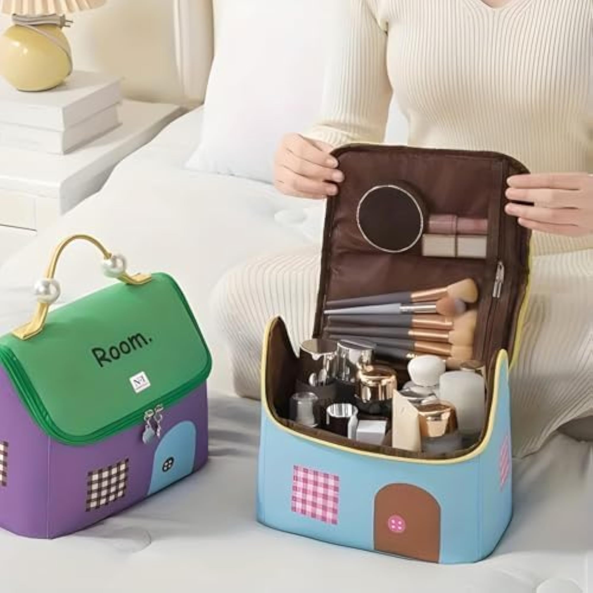 Cosmetic Bag with Pearl Handle, Stylish Organizer