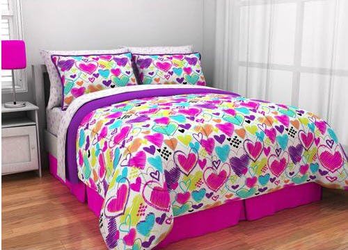 teen scene Full Bright Hearts Bed in a Bag Bedding Set