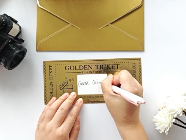 Amazon.com: GEVOPREFRRED Golden Ticket with Envelopes, Scratch off