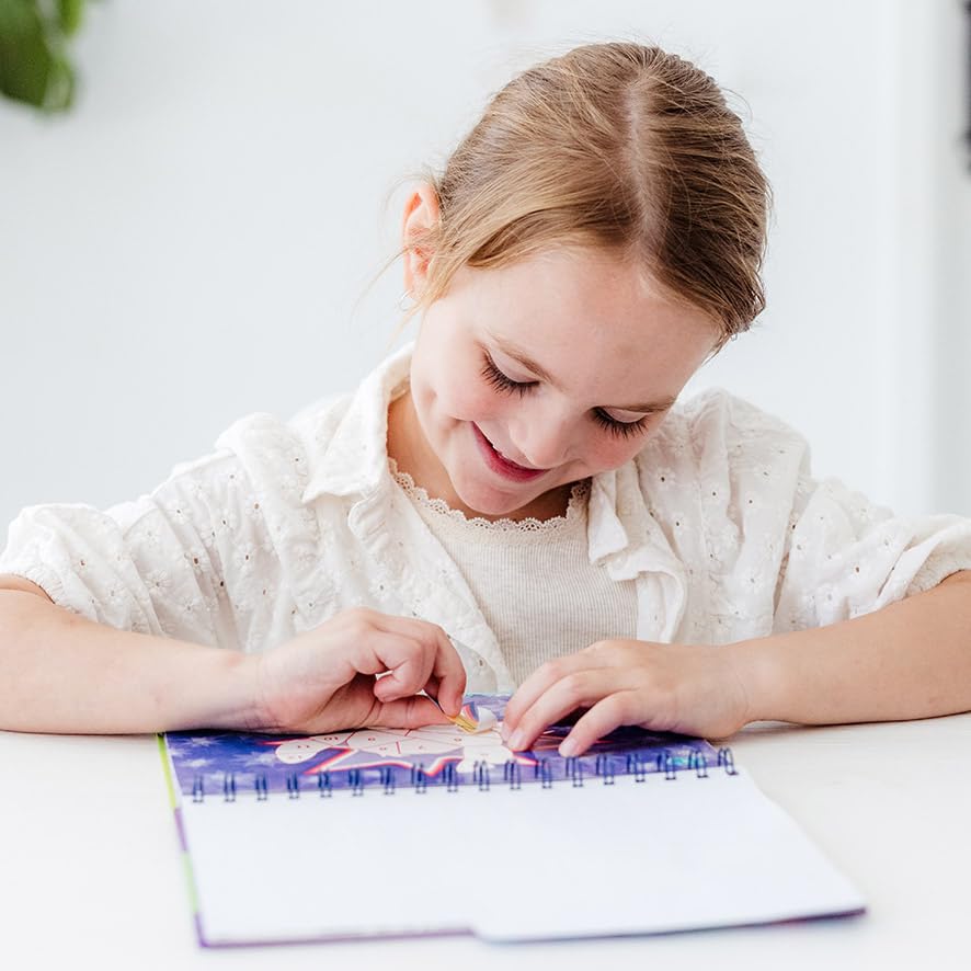 Image secondaire de Livre de coloriage Stitch avec autocollants - Apprentissage créatif pour enfants