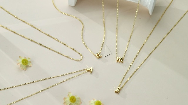 TINGN Collana A Strati Con Lettera Personalizzata - Placcata Oro 14K, Ciondolo Monogramma A-Z, Regalo Per Donne