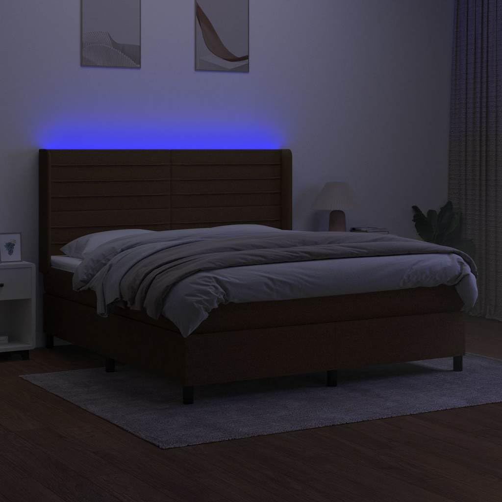 Tkanina z regulowanym zagłówkiem LED Brąz 180x200 cm | Łóżko kontynentalne 180x200 cm z materacem sprężynowym i LED, tkanina ciemny brąz, regulowany zagłówek