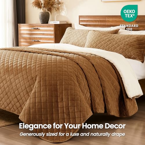 L'AGRATY Velvet Quilt King Size: 3-Piece Reversible Luxury Velvet Bedding Comforter Set - Lightweight Oversized Quilted Bedspread Coverlet with 2 Pillow Sham for All Season - Brown Quilt