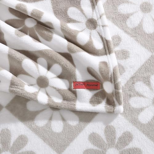 Image of Betsey Johnson - Blanket, Ultra-Soft Plush Bedding, Warm & Cozy, Oversized Room Essentials (Daisy Check Brown, Full /Queen)